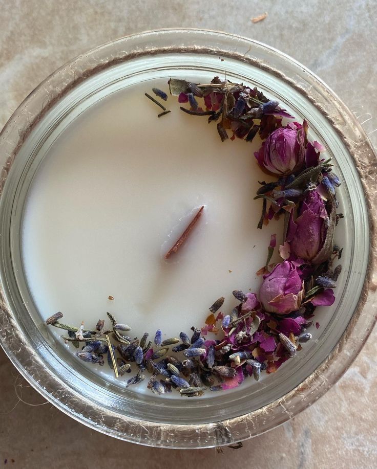 Kır çiçeği tarlası silindir mumlar